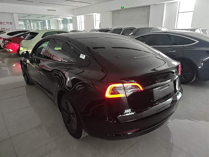 Фото 5 - Tesla Model 3