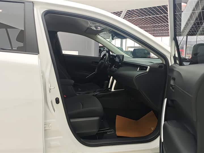 Фото 8 - Toyota Corolla Cross