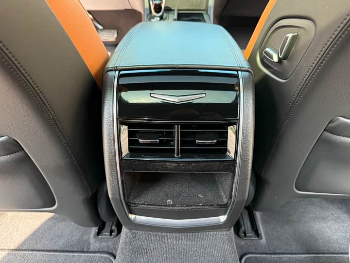 Фото 7 - Cadillac CT6