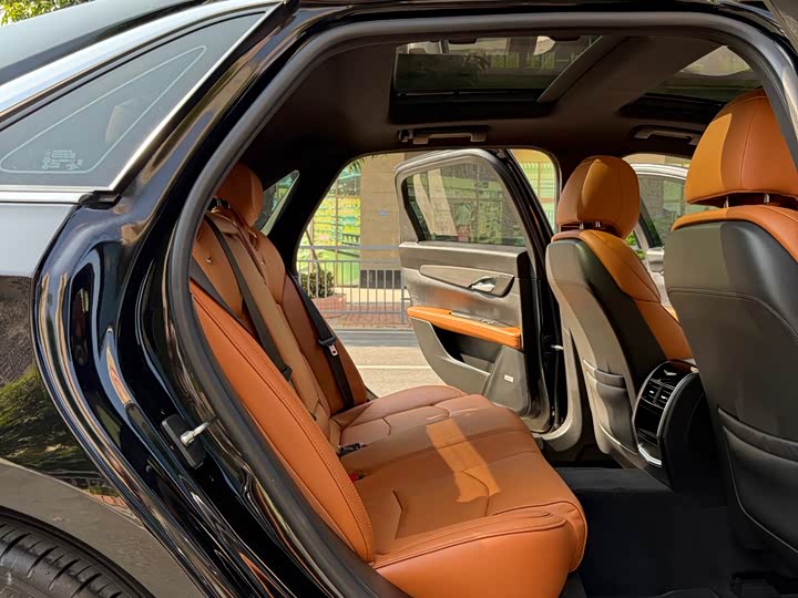 Фото 9 - Cadillac CT6