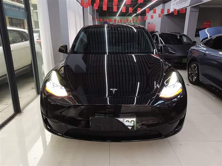 Фото 3 - Tesla Model Y