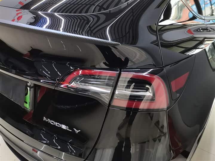 Фото 8 - Tesla Model Y