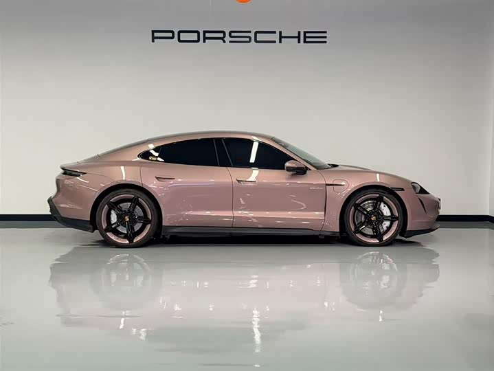 Фото 5 - Porsche Taycan
