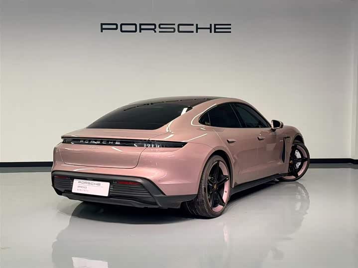 Фото 7 - Porsche Taycan