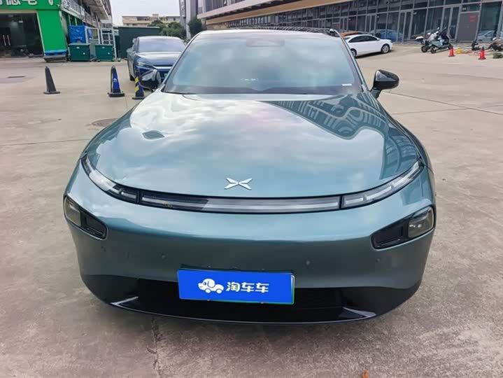 Фото 2 - XPeng P7