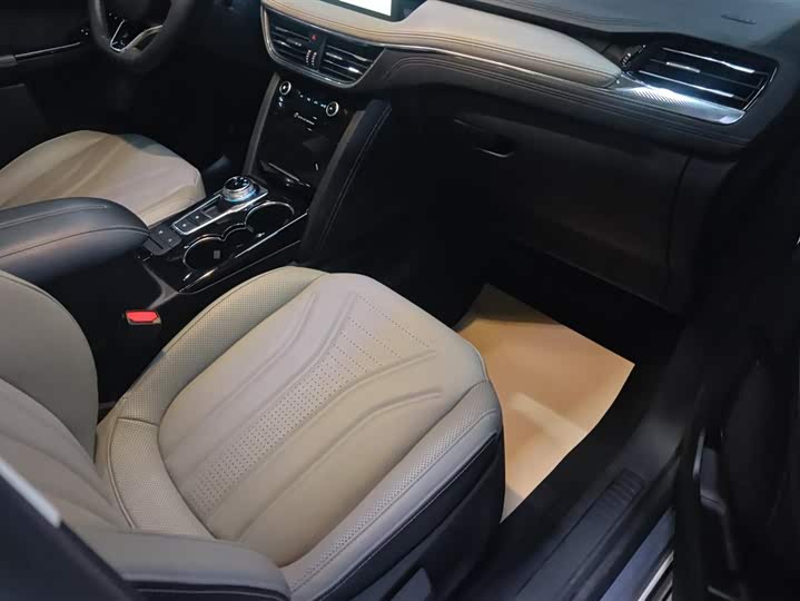 Фото 8 - Ford Escape