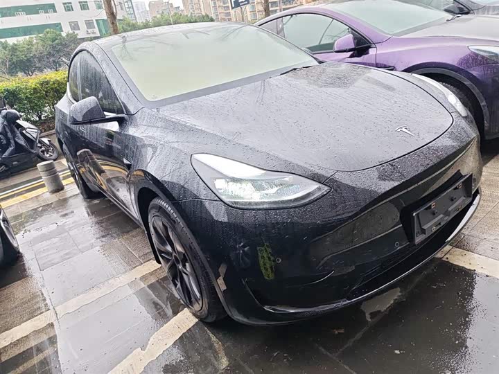 Фото 4 - Tesla Model Y