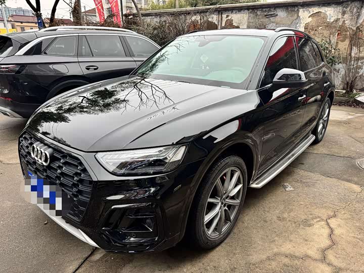 Фото 1 - Audi Q5L