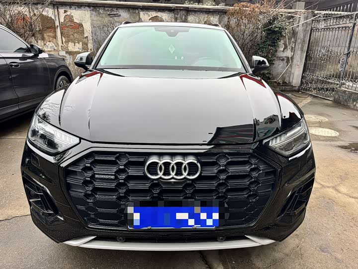 Фото 2 - Audi Q5L