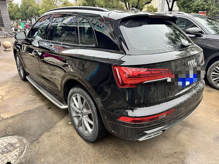 Фото 8 - Audi Q5L