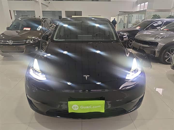 Фото 3 - Tesla Model Y