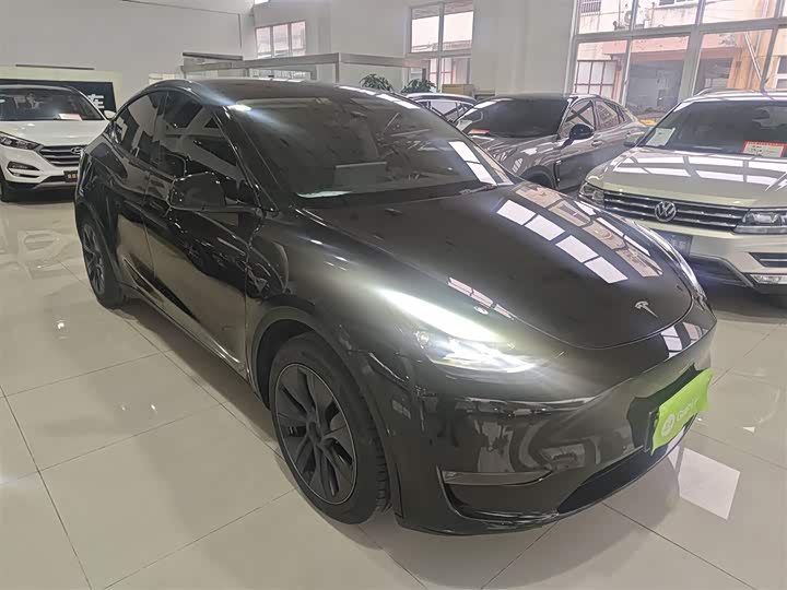 Фото 4 - Tesla Model Y