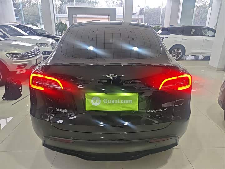 Фото 6 - Tesla Model Y