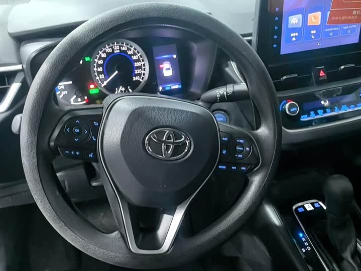 Фото 6 - Toyota Corolla