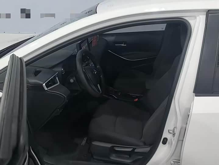 Фото 8 - Toyota Corolla