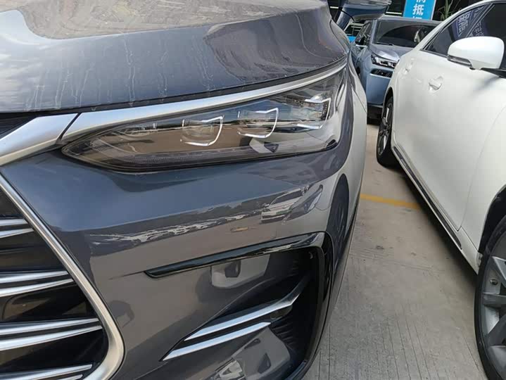 Фото 5 - BYD Tang Hybrid/EV