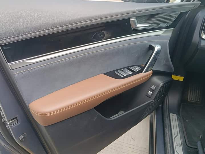 Фото 7 - BYD Tang Hybrid/EV