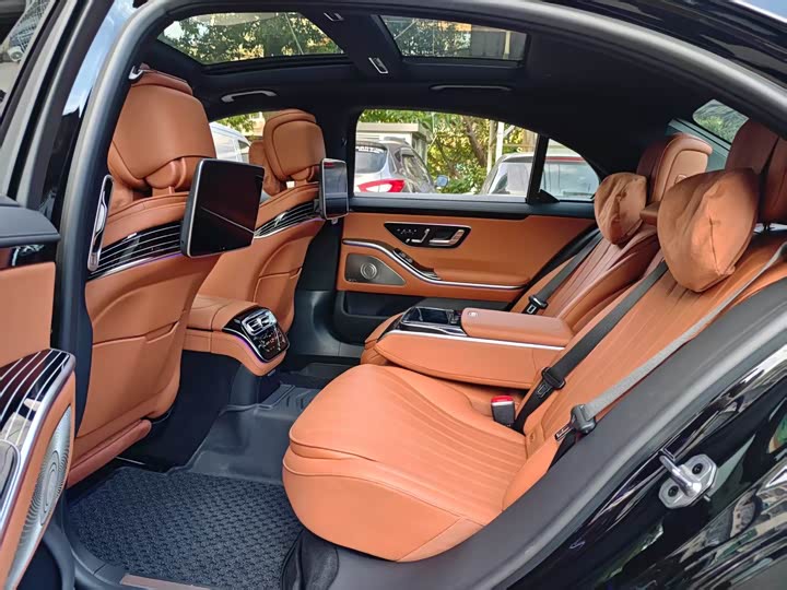 Фото 8 - Mercedes-Benz S-Class