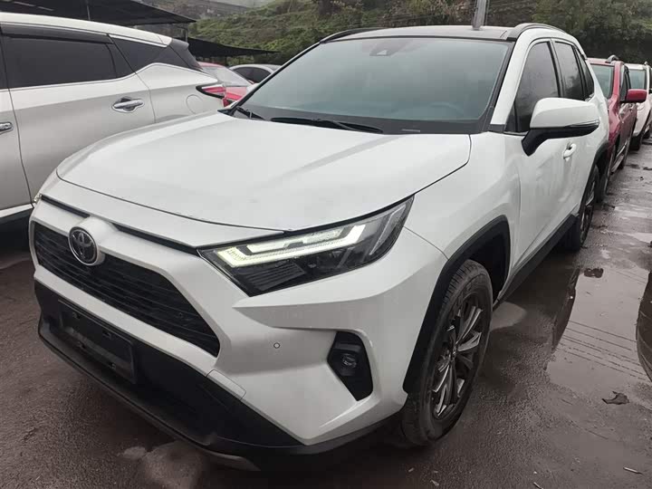 Фото 1 - Toyota RAV4