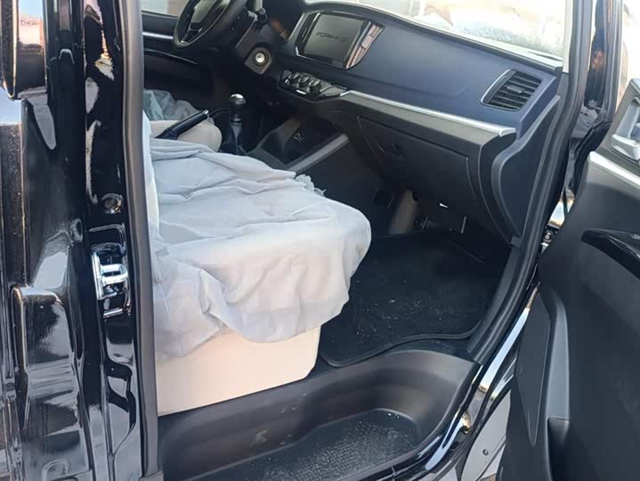 Фото 8 - Dongfeng Forthing Lingzhi M5