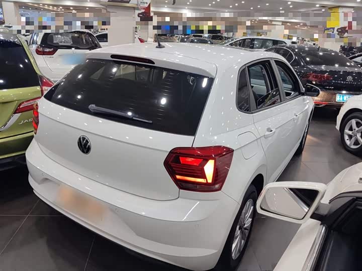 Фото 7 - Volkswagen Polo