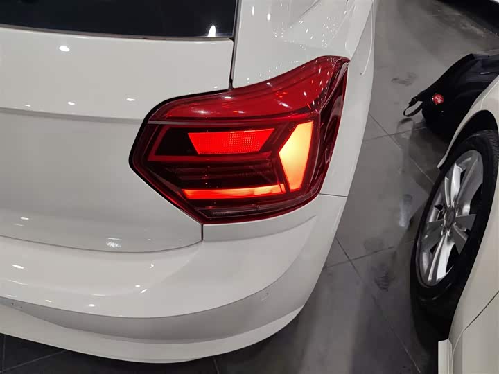 Фото 8 - Volkswagen Polo