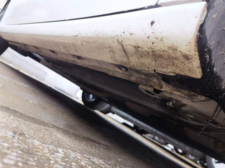 Фото 2 - Geely Emgrand