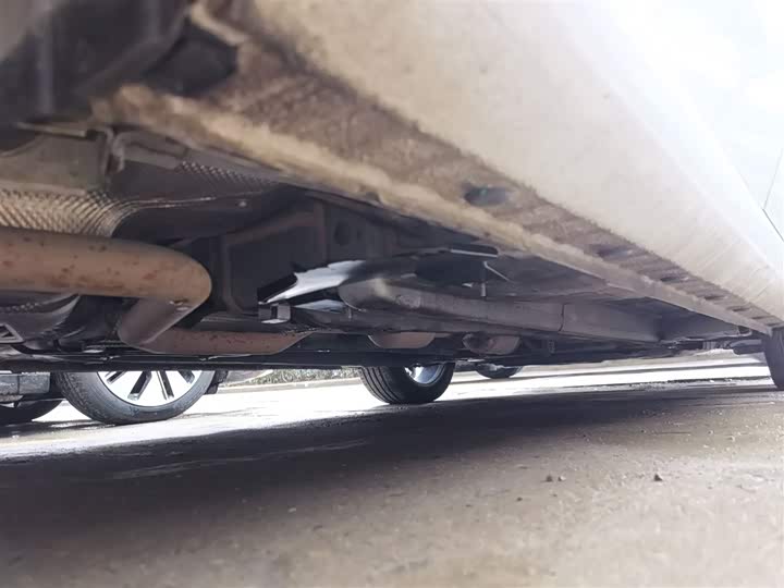 Фото 4 - Geely Emgrand