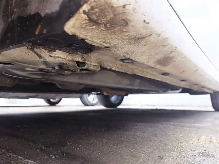 Фото 8 - Geely Emgrand