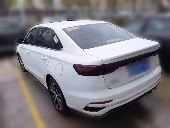 Фото 9 - Geely Emgrand