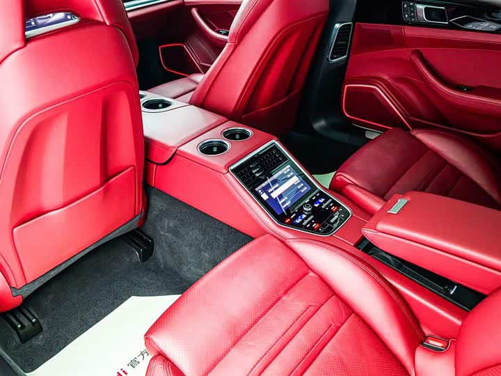 Фото 7 - Porsche Panamera