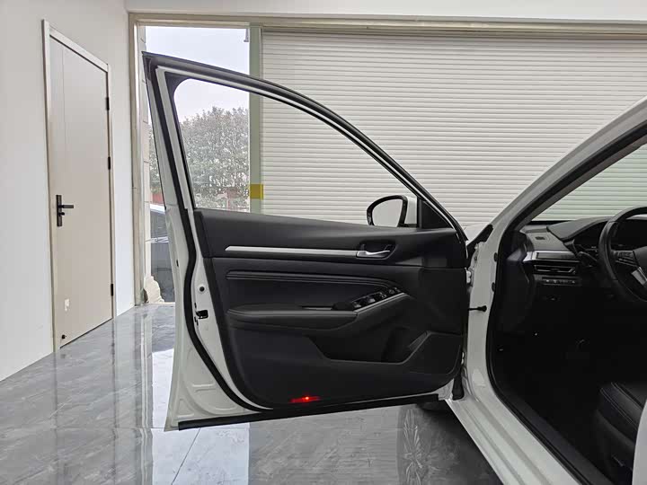 Фото 7 - Nissan Teana