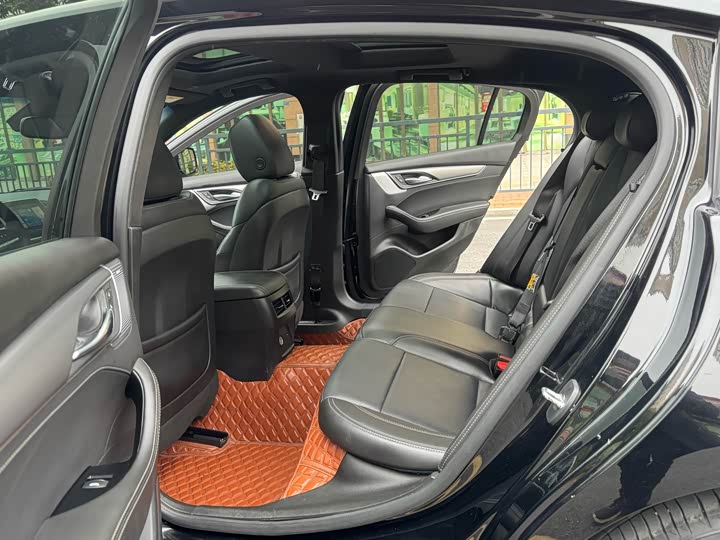 Фото 9 - Cadillac CT5