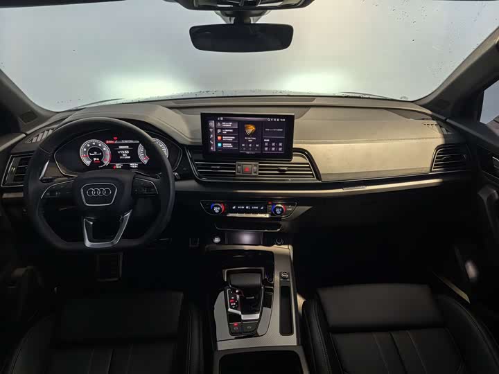 Фото 9 - Audi Q5L