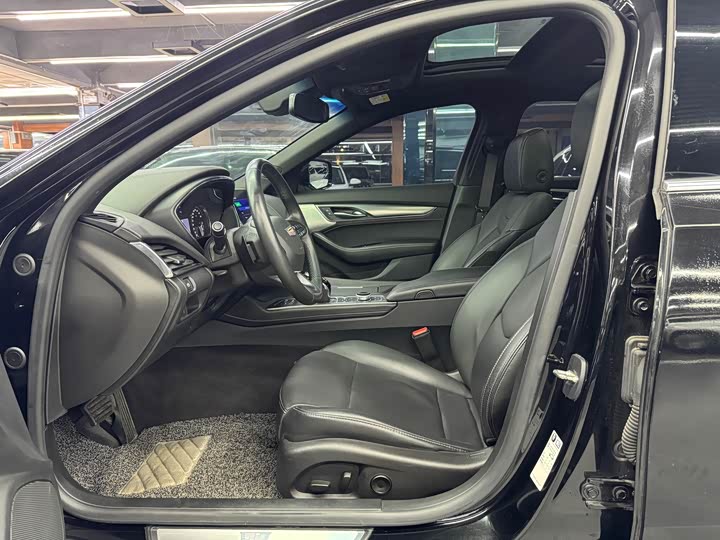 Фото 6 - Cadillac CT5