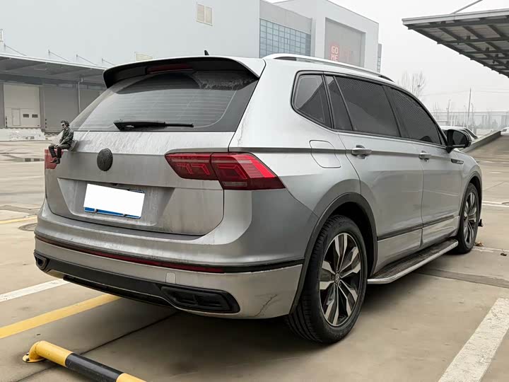 Фото 7 - Volkswagen Tiguan L Pro