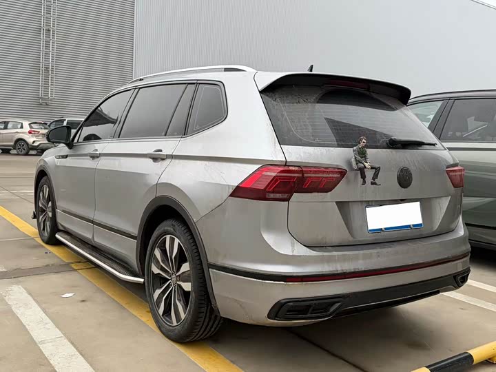 Фото 9 - Volkswagen Tiguan L Pro