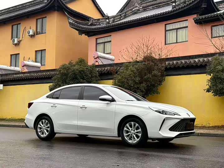 Фото 2 - Roewe i5