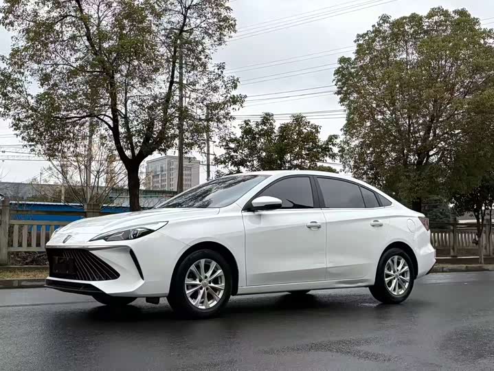 Фото 3 - Roewe i5