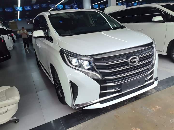 Фото 4 - GAC Trumpchi M8