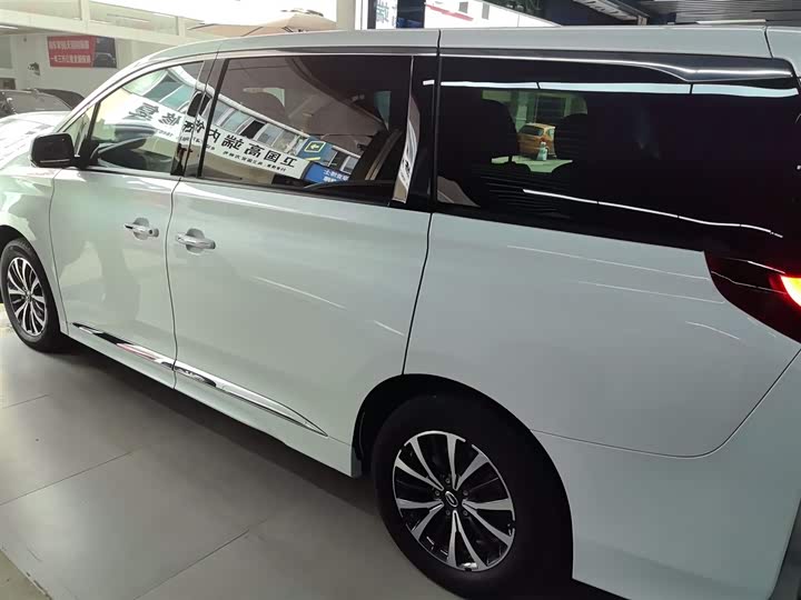 Фото 5 - GAC Trumpchi M8