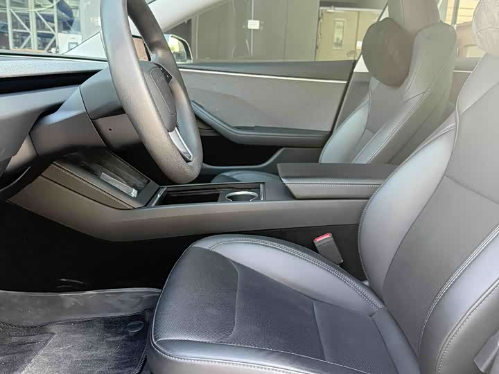 Фото 5 - Tesla Model 3