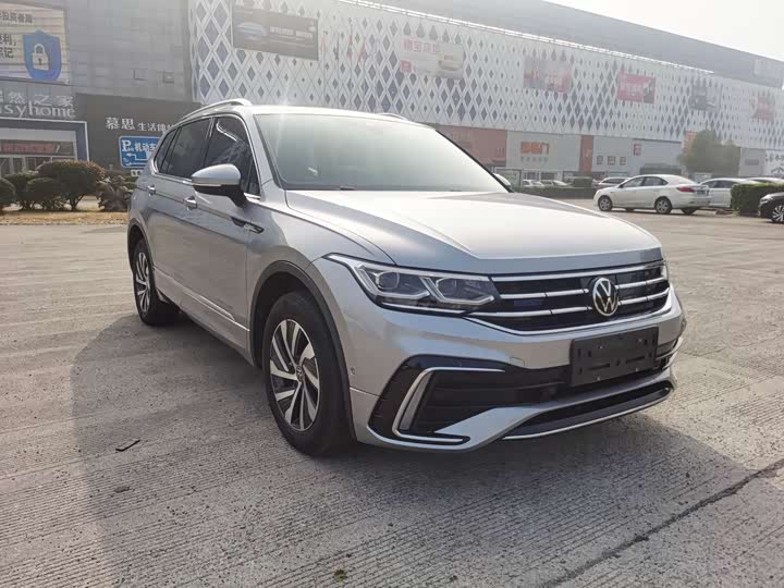 Фото 7 - Volkswagen Tiguan L Hybrid