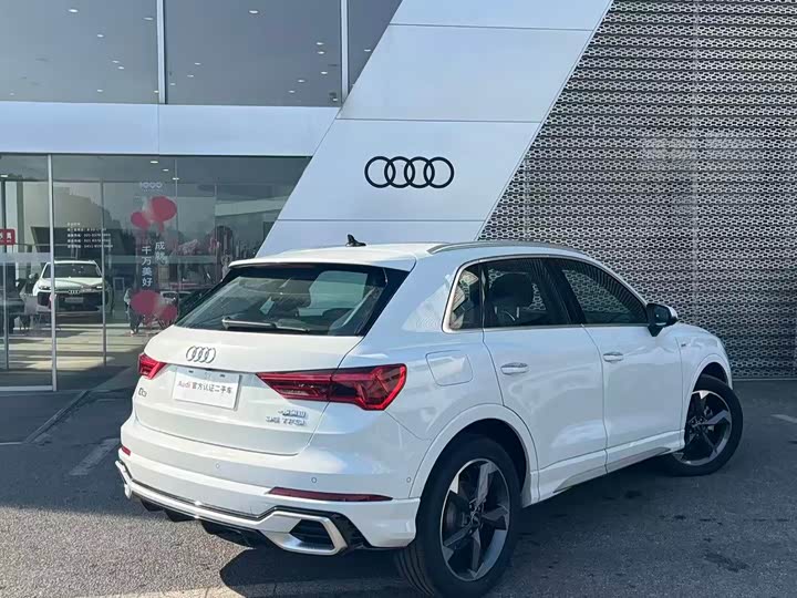 Фото 4 - Audi Q3