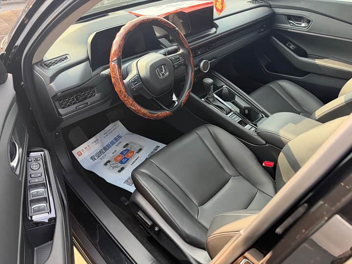 Фото 6 - Honda Accord