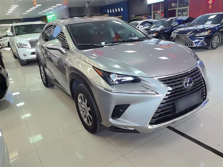 Фото 4 - Lexus NX