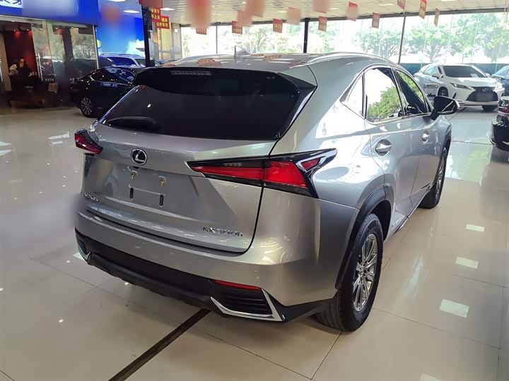 Фото 7 - Lexus NX