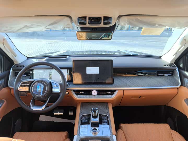 Фото 4 - Tank 500 Hybrid