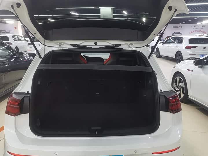 Фото 4 - Volkswagen Golf GTI