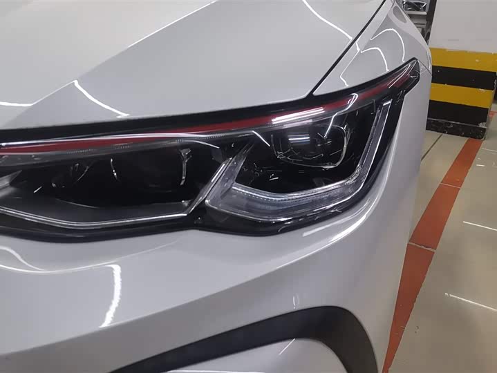 Фото 5 - Volkswagen Golf GTI